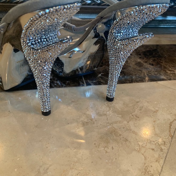 New Rhinestone Pleaser Heels Size 8 - Picture 3 of 6